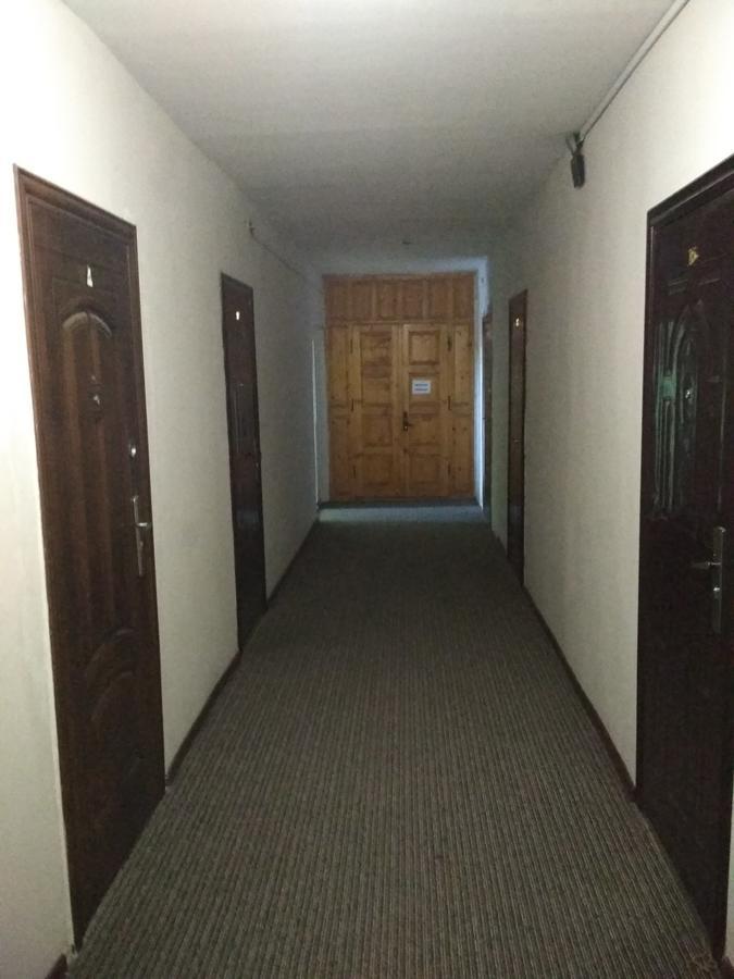 Удеч Hotel Zhidachov Bagian luar foto