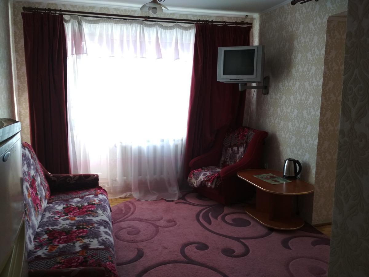 Удеч Hotel Zhidachov Bagian luar foto