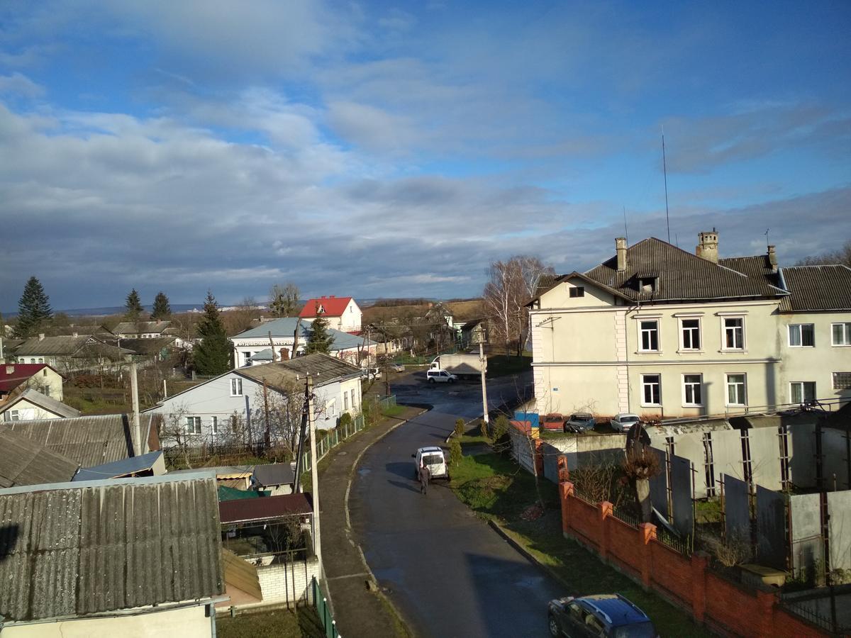 Удеч Hotel Zhidachov Bagian luar foto