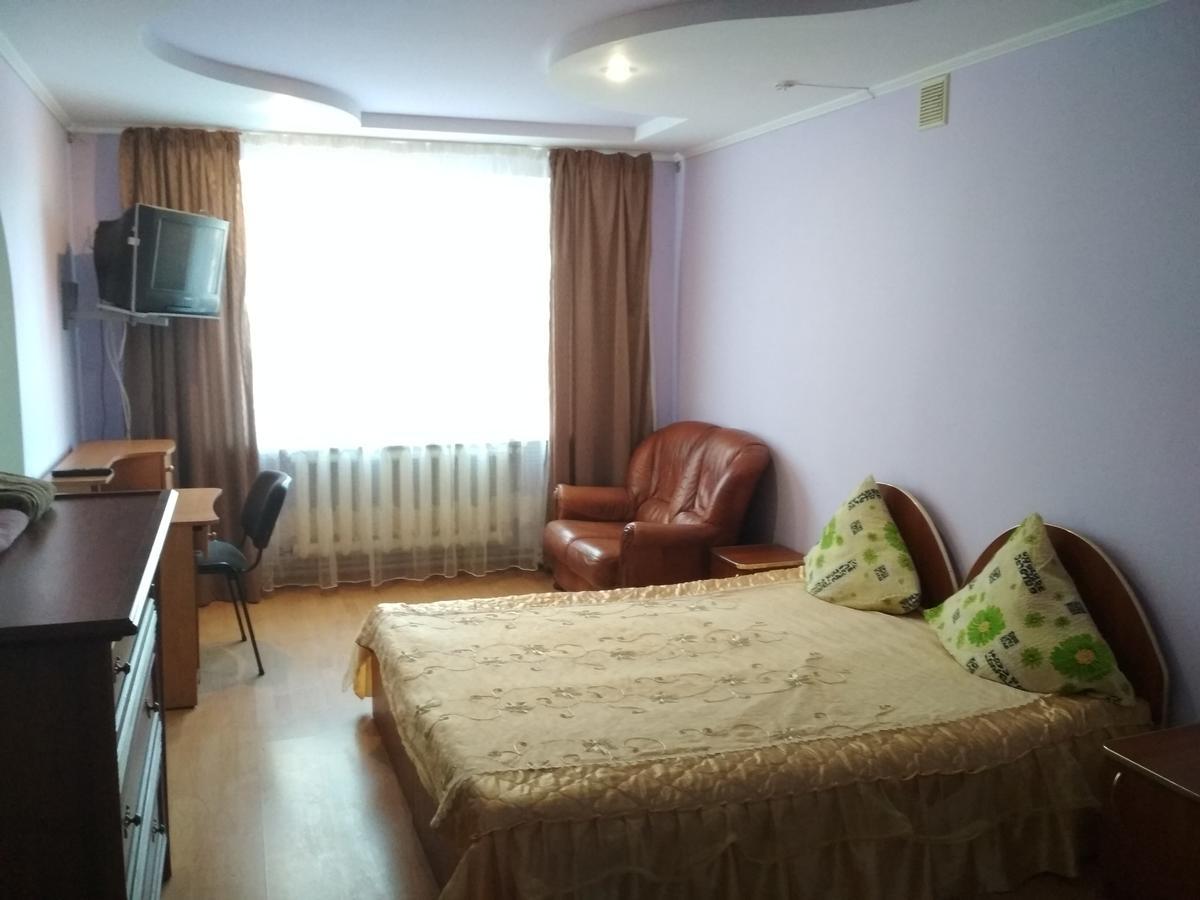 Удеч Hotel Zhidachov Bagian luar foto